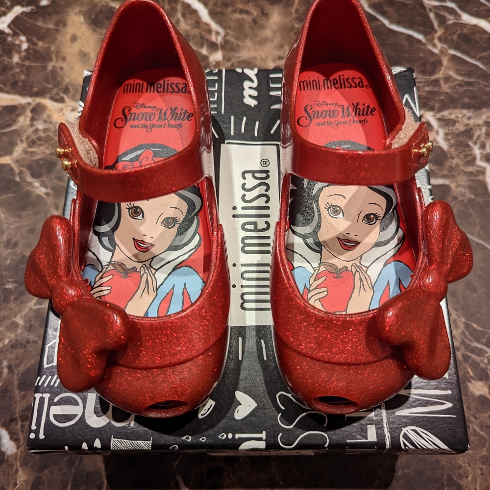 Mini Melissa NWT size 10